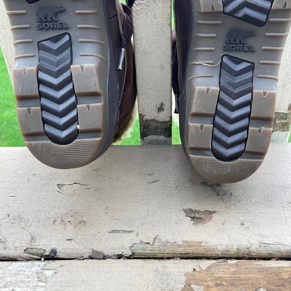 Sorel winter boots Size 9 Brown lace up durable boot. Pre-loved condition - Picture 8 of 17